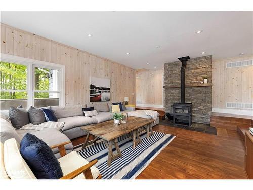 550 Peninsula Rd, Gravenhurst, ON - Indoor Photo Showing Living Room With Fireplace