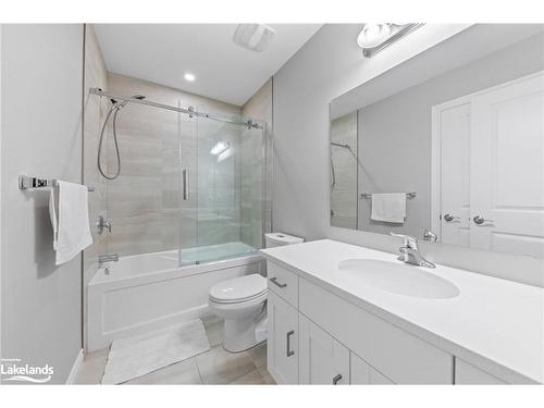 964 Wright Drive, Midland, ON - Indoor Photo Showing Bathroom