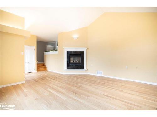 5 Hallen Drive, Penetanguishene, ON - Indoor Photo Showing Living Room With Fireplace