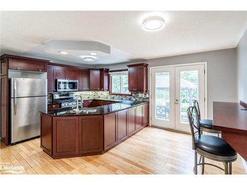 5 Hallen Drive, Penetanguishene, ON - Indoor Photo Showing Kitchen