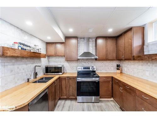 5 Hallen Drive, Penetanguishene, ON - Indoor Photo Showing Kitchen With Double Sink