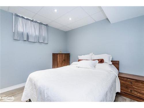 5 Hallen Drive, Penetanguishene, ON - Indoor Photo Showing Bedroom