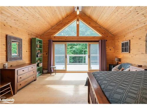 54 Pine Ridge Trail, Oro-Medonte, ON - Indoor Photo Showing Bedroom