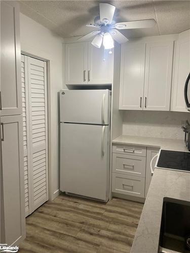 12-15 Dawson Drive, Collingwood, ON - Indoor Photo Showing Kitchen