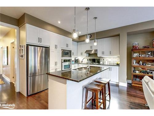 7 Collship Lane, Collingwood, ON - Indoor Photo Showing Kitchen With Double Sink With Upgraded Kitchen