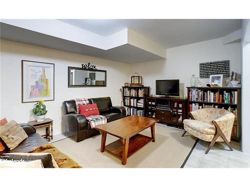 7 Collship Lane, Collingwood, ON - Indoor Photo Showing Living Room