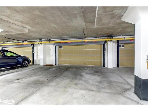 7 Collship Lane, Collingwood, ON - Indoor Photo Showing Garage