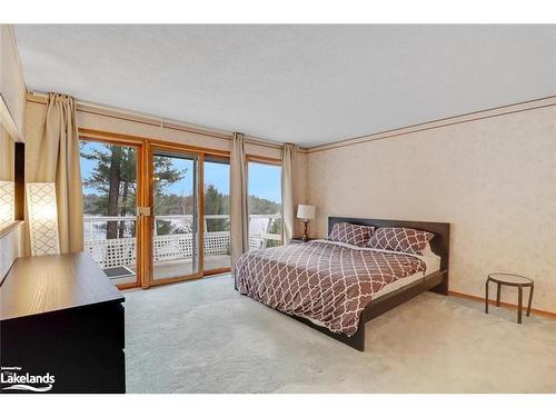 570 Phillip Street E, Gravenhurst, ON - Indoor Photo Showing Bedroom