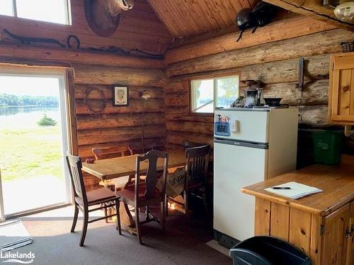 Na Kawawaymog Lake, South River, ON - Indoor Photo Showing Dining Room