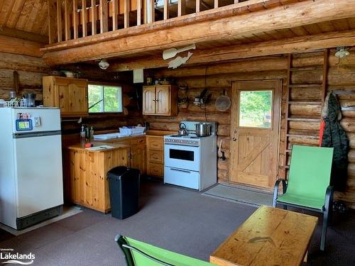 Na Kawawaymog Lake, South River, ON - Indoor Photo Showing Kitchen