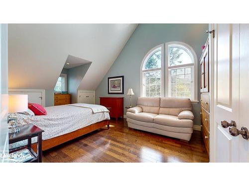 213 Camperdown Road, The Blue Mountains, ON - Indoor Photo Showing Bedroom