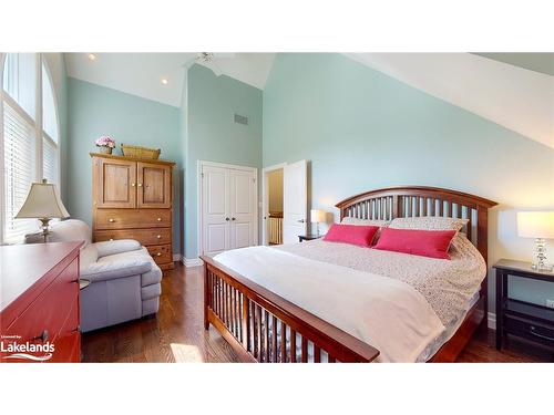 213 Camperdown Road, The Blue Mountains, ON - Indoor Photo Showing Bedroom