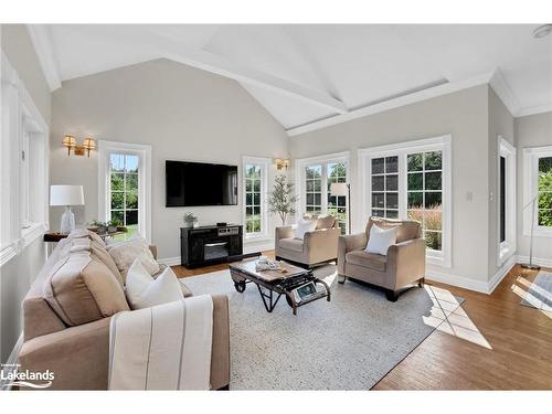 3 Rutland Hill Court, Caledon, ON - Indoor Photo Showing Living Room