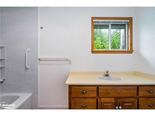 8 Glen Forest Trail, Tiny, ON - Indoor Photo Showing Bathroom