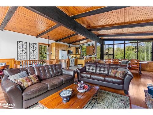 121 Birch View Trail, The Blue Mountains, ON - Indoor Photo Showing Living Room