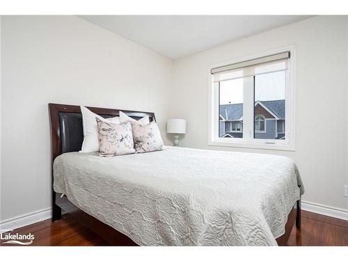 25 Starboard Road, Collingwood, ON - Indoor Photo Showing Bedroom