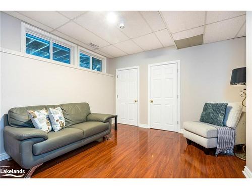 25 Starboard Road, Collingwood, ON - Indoor Photo Showing Living Room