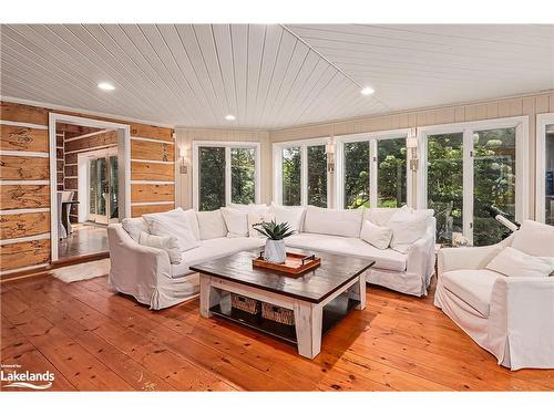 118 Heritage Drive, The Blue Mountains, ON - Indoor Photo Showing Living Room