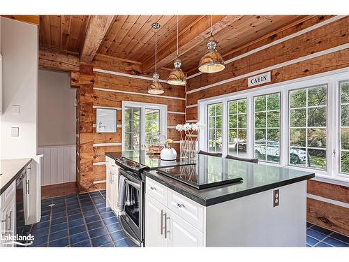 118 Heritage Drive, The Blue Mountains, ON - Indoor Photo Showing Kitchen