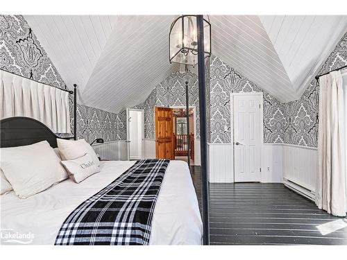 118 Heritage Drive, The Blue Mountains, ON - Indoor Photo Showing Bedroom