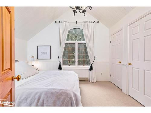 118 Heritage Drive, The Blue Mountains, ON - Indoor Photo Showing Bedroom