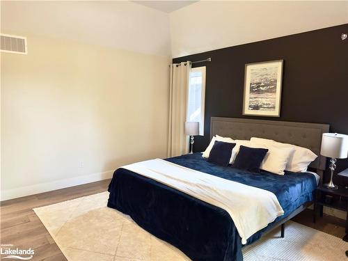 113 Courtland Street, The Blue Mountains, ON - Indoor Photo Showing Bedroom