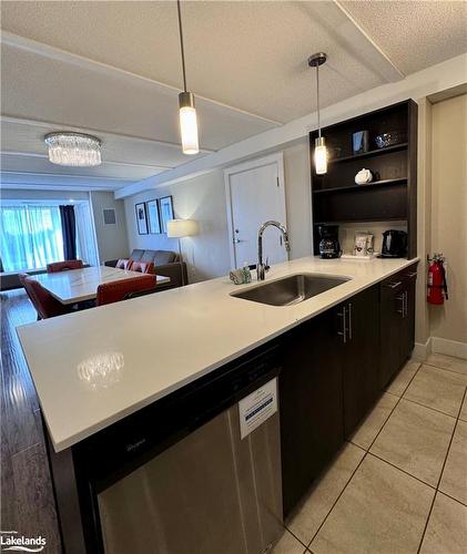 5105-5107-9 Harbour Street E, Collingwood, ON - Indoor Photo Showing Kitchen