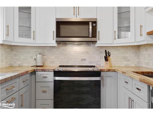 7-39 Southbank Drive, Bracebridge, ON - Indoor Photo Showing Kitchen With Upgraded Kitchen