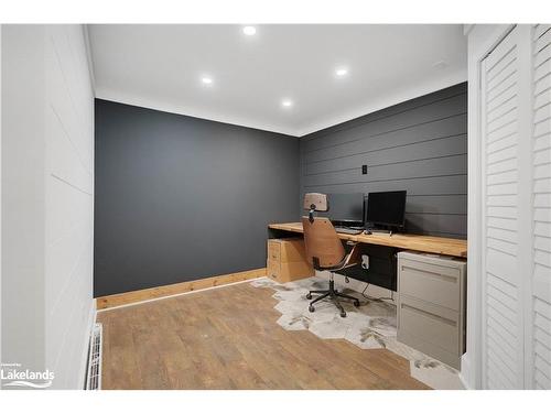 7-39 Southbank Drive, Bracebridge, ON - Indoor Photo Showing Office