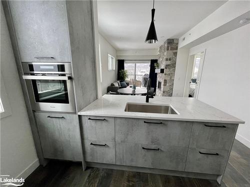 407-20 Beckwith Lane, The Blue Mountains, ON - Indoor Photo Showing Kitchen