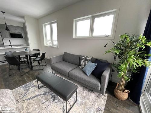 407-20 Beckwith Lane, The Blue Mountains, ON - Indoor Photo Showing Living Room