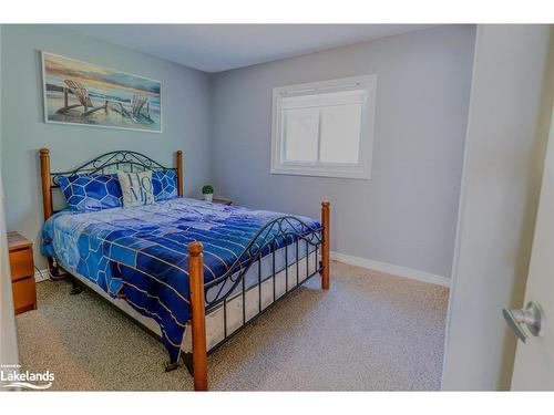 53 38Th Street, Wasaga Beach, ON - Indoor Photo Showing Bedroom