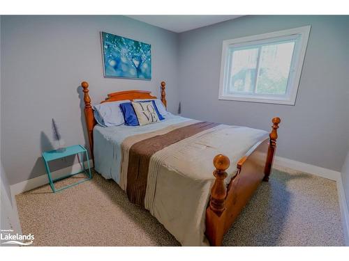 53 38Th Street, Wasaga Beach, ON - Indoor Photo Showing Bedroom