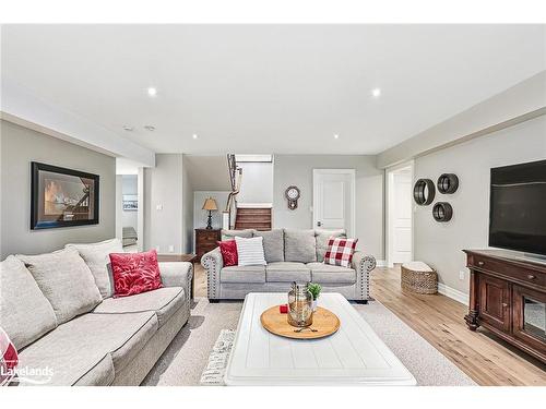 126 West Ridge Drive, The Blue Mountains, ON - Indoor Photo Showing Living Room