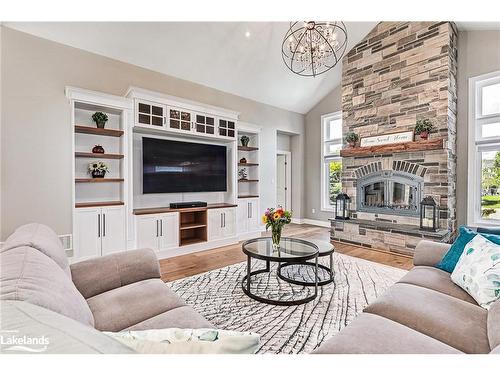 126 West Ridge Drive, The Blue Mountains, ON - Indoor Photo Showing Living Room With Fireplace