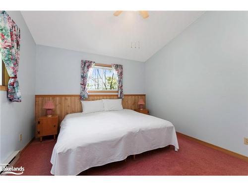 30 Hillside Drive, Nobel, ON - Indoor Photo Showing Bedroom