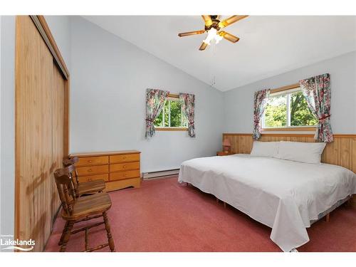 30 Hillside Drive, Nobel, ON - Indoor Photo Showing Bedroom