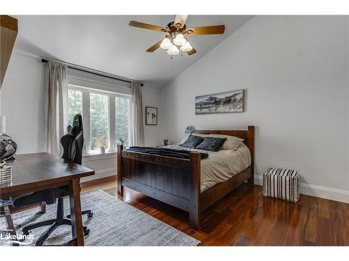 148 Goldfinch Crescent, Tiny, ON - Indoor Photo Showing Bedroom