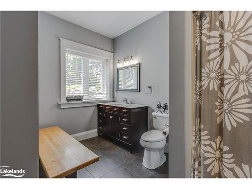 148 Goldfinch Crescent, Tiny, ON - Indoor Photo Showing Bathroom