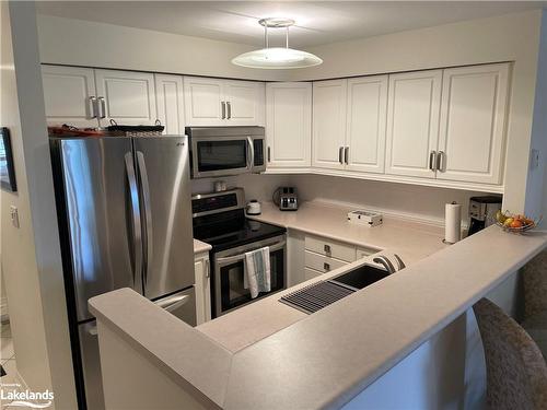 432 Mariners Way, Collingwood, ON - Indoor Photo Showing Kitchen