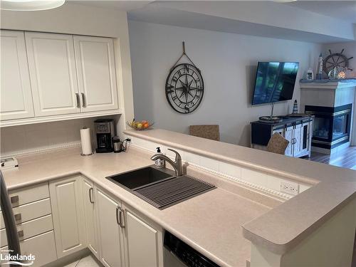 432 Mariners Way, Collingwood, ON - Indoor Photo Showing Kitchen