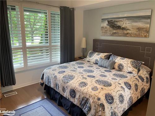 432 Mariners Way, Collingwood, ON - Indoor Photo Showing Bedroom