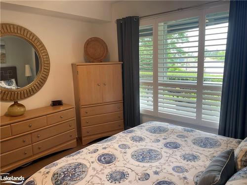 432 Mariners Way, Collingwood, ON - Indoor Photo Showing Bedroom