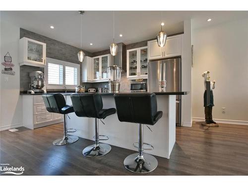 20 Bianca Crescent, Wasaga Beach, ON - Indoor Photo Showing Kitchen With Upgraded Kitchen