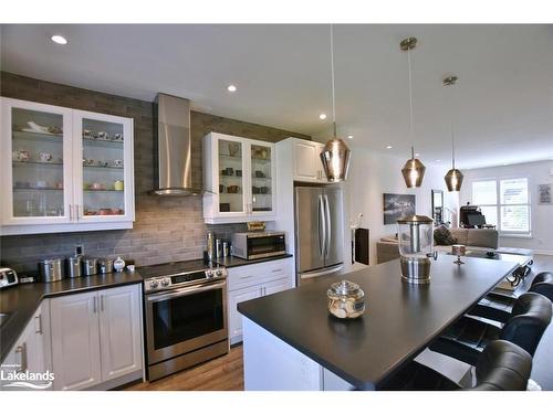 20 Bianca Crescent, Wasaga Beach, ON - Indoor Photo Showing Kitchen With Upgraded Kitchen