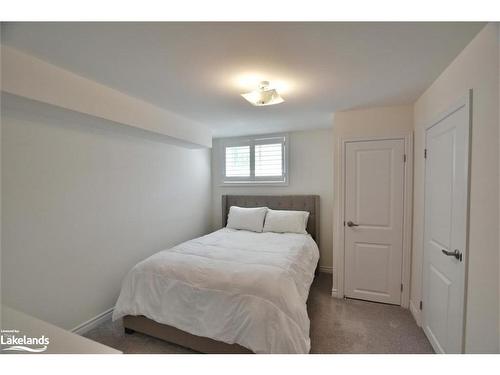 20 Bianca Crescent, Wasaga Beach, ON - Indoor Photo Showing Bedroom