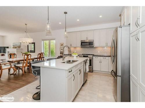 51 Selkirk Drive, Huntsville, ON - Indoor Photo Showing Kitchen With Double Sink With Upgraded Kitchen