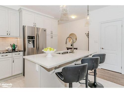 51 Selkirk Drive, Huntsville, ON - Indoor Photo Showing Kitchen With Double Sink With Upgraded Kitchen