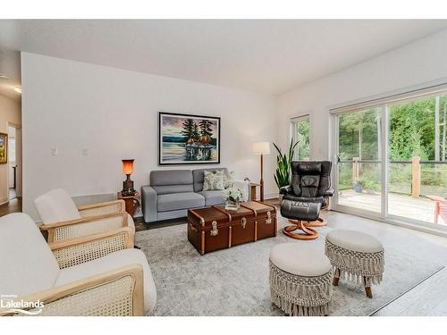 51 Selkirk Drive, Huntsville, ON - Indoor Photo Showing Living Room