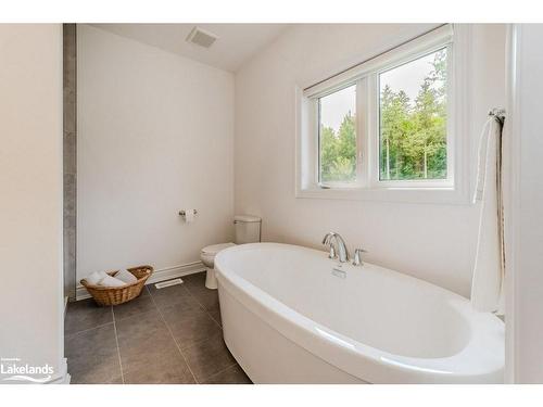 51 Selkirk Drive, Huntsville, ON - Indoor Photo Showing Bathroom